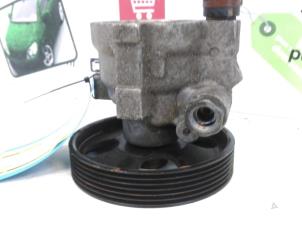 Gebruikte Servopomp Renault Laguna II (BG) 2.0 16V IDE Prijs € 30,00 Margeregeling aangeboden door Autodemontagebedrijf R. Poeste B.V.