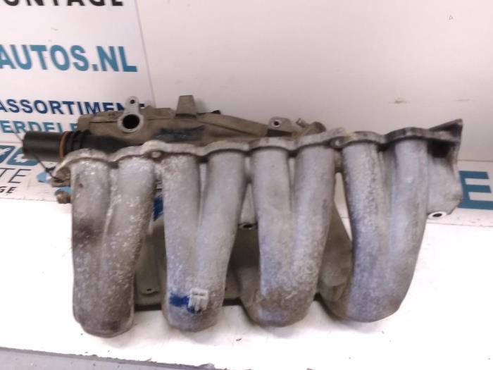 Gebruikte Spruitstuk Inlaat Renault Laguna II Grandtour (KG) 2.0 16V IDE Prijs € 75,00 Margeregeling aangeboden door Autodemontagebedrijf R. Poeste B.V.