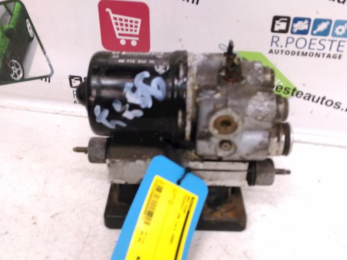 Gebruikte ABS Pomp Peugeot 106 II 1.6 GTi 16V Prijs € 95,00 Margeregeling aangeboden door Autodemontagebedrijf R. Poeste B.V.