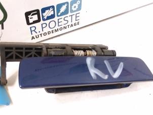 Gebruikte Portiergreep 4Deurs rechts-voor Peugeot 306 (7A/C/S) 1.4 Prijs € 20,00 Margeregeling aangeboden door Autodemontagebedrijf R. Poeste B.V.