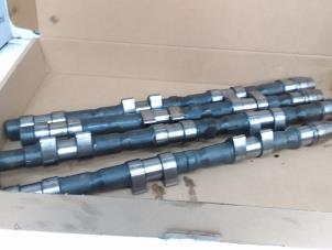 Gebruikte Nokkenas set Alfa Romeo 166 Prijs € 195,00 Margeregeling aangeboden door Autodemontagebedrijf R. Poeste B.V.