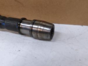 Nokkenas set van een Alfa Romeo 166  2001