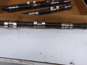 Nokkenas set van een Alfa Romeo 166  2001