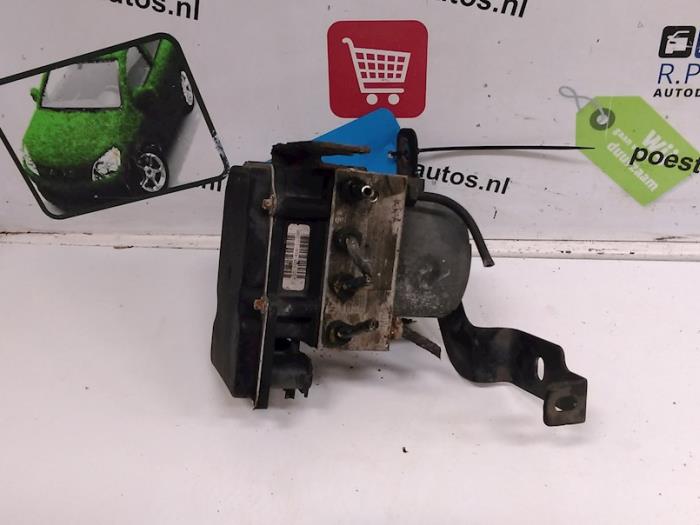 Gebruikte ABS Pomp Hyundai Getz 1.5 CRDi 12V Prijs € 90,00 Margeregeling aangeboden door Autodemontagebedrijf R. Poeste B.V.