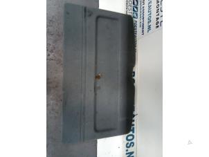 Gebruikte Hoedenplank Renault Megane Scénic (JA) 1.4i RL,RN Prijs € 15,00 Margeregeling aangeboden door Autodemontagebedrijf R. Poeste B.V.