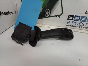 Gebruikte Ruitenwis Schakelaar BMW 5 serie (E39) 520i 24V Prijs € 25,00 Margeregeling aangeboden door Autodemontagebedrijf R. Poeste B.V.