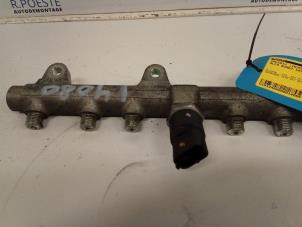 Gebruikte Injector brug Alfa Romeo 147 (937) Prijs € 55,00 Margeregeling aangeboden door Autodemontagebedrijf R. Poeste B.V.