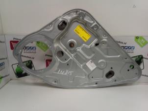 Gebruikte Ruitmechaniek 4Deurs rechts-achter Ford Focus C-Max 1.8 16V Prijs € 30,00 Margeregeling aangeboden door Autodemontagebedrijf R. Poeste B.V.