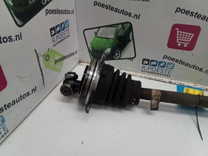 Gebruikte Aandrijfas links-voor Alfa Romeo 146 (930B) 1.4 Twin Spark 16V Prijs € 35,00 Margeregeling aangeboden door Autodemontagebedrijf R. Poeste B.V.