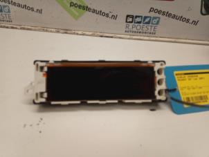 Gebruikte Display Interieur Peugeot 207/207+ (WA/WC/WM) 1.4 16V Prijs € 25,00 Margeregeling aangeboden door Autodemontagebedrijf R. Poeste B.V.