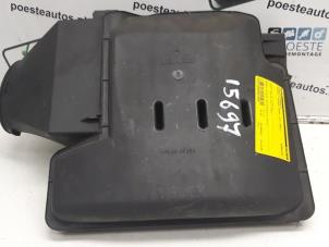 Gebruikte Luchtfilterhuis Renault Scénic I (JA) 1.6 16V Prijs € 30,00 Margeregeling aangeboden door Autodemontagebedrijf R. Poeste B.V.