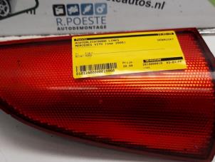 Gebruikte Achterlichtrand links Mercedes Vito (639.6) 2.2 109 CDI 16V Prijs € 20,00 Margeregeling aangeboden door Autodemontagebedrijf R. Poeste B.V.