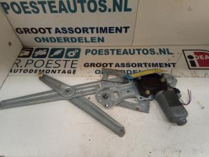 Gebruikte Ruitmechaniek 2Deurs rechts-voor Peugeot 205 II (20A/C) 1.4 Prijs € 30,00 Margeregeling aangeboden door Autodemontagebedrijf R. Poeste