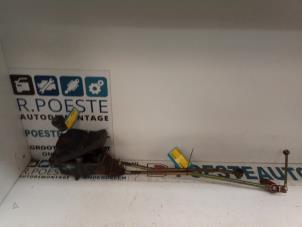 Gebruikte Schakelmechaniek Audi A6 (C6) 2.4 V6 24V Prijs € 90,00 Margeregeling aangeboden door Autodemontagebedrijf R. Poeste B.V.