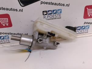 Gebruikte Hoofdremcilinder Mitsubishi Colt (Z2/Z3) 1.3 16V Prijs € 40,00 Margeregeling aangeboden door Autodemontagebedrijf R. Poeste B.V.