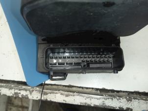 Gebruikte ABS Pomp Renault Clio II (BB/CB) 1.2 Prijs € 50,00 Margeregeling aangeboden door Autodemontagebedrijf R. Poeste B.V.