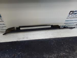 Gebruikte Zijskirt links BMW Mini One/Cooper (R50) 1.6 16V One Prijs € 50,00 Margeregeling aangeboden door Autodemontagebedrijf R. Poeste B.V.