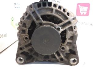 Gebruikte Dynamo Renault Laguna II Grandtour (KG) 1.9 dCi 100 Prijs € 20,00 Margeregeling aangeboden door Autodemontagebedrijf R. Poeste B.V.