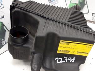 Gebruikte Luchtfilterhuis Renault Megane II (BM/CM) Prijs € 30,00 Margeregeling aangeboden door Autodemontagebedrijf R. Poeste B.V.