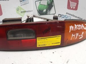 Gebruikte Achterlicht rechts Mazda MX-3 1.8i V6 24V Prijs € 10,00 Margeregeling aangeboden door Autodemontagebedrijf R. Poeste B.V.