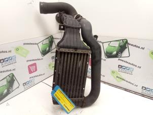 Gebruikte Oliekoeler Opel Zafira (F75) 2.2 DTI 16V Prijs € 30,00 Margeregeling aangeboden door Autodemontagebedrijf R. Poeste B.V.