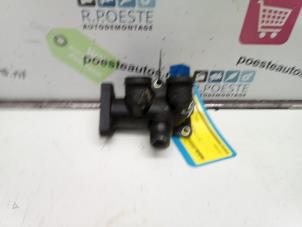 Gebruikte Thermostaathuis Volkswagen Passat Variant (3B5) 1.8 20V Prijs € 20,00 Margeregeling aangeboden door Autodemontagebedrijf R. Poeste B.V.