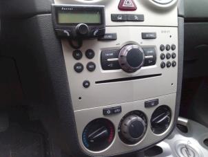 Gebruikte Radio CD Speler Opel Corsa D 1.3 CDTi 16V ecoFLEX Prijs € 50,00 Margeregeling aangeboden door Autodemontagebedrijf R. Poeste B.V.