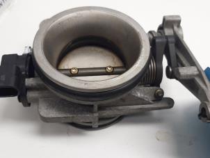 Gebruikte Gasklephuis Renault Scénic I (JA) 1.6 16V Prijs € 20,00 Margeregeling aangeboden door Autodemontagebedrijf R. Poeste B.V.