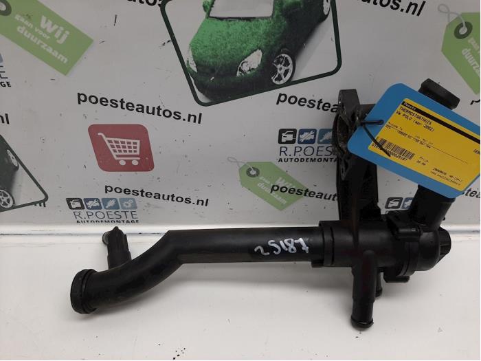 Thermostaathuis van een Volkswagen Polo IV (9N1/2/3) 1.2 12V 2002