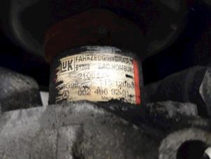 Gebruikte Servopomp Mercedes E (W210) 3.2 E-320 CDI 24V Prijs € 50,00 Margeregeling aangeboden door Autodemontagebedrijf R. Poeste B.V.