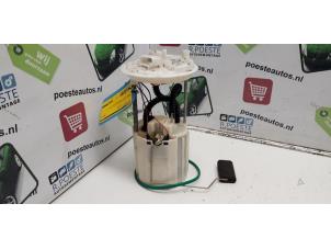 Gebruikte Benzinepomp Fiat Stilo (192A/B) 1.2 16V 3-Drs. Prijs € 20,00 Margeregeling aangeboden door Autodemontagebedrijf R. Poeste B.V.