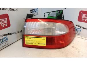 Gebruikte Achterlicht rechts Renault Laguna II (BG) 2.0 16V IDE Prijs € 15,00 Margeregeling aangeboden door Autodemontagebedrijf R. Poeste B.V.