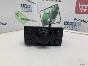 Gebruikte Licht Schakelaar Opel Vectra C Caravan 2.2 DTI 16V Prijs € 20,00 Margeregeling aangeboden door Autodemontagebedrijf R. Poeste B.V.