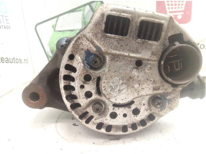 Dynamo van een Daihatsu Applause I 1.6 16V 1995