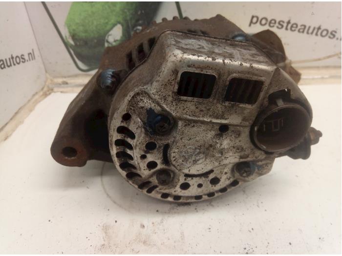 Dynamo van een Daihatsu Applause I 1.6 16V 1995