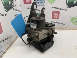 Gebruikte ABS Pomp Ford Puma 1.7 16V Prijs € 75,00 Margeregeling aangeboden door Autodemontagebedrijf R. Poeste B.V.