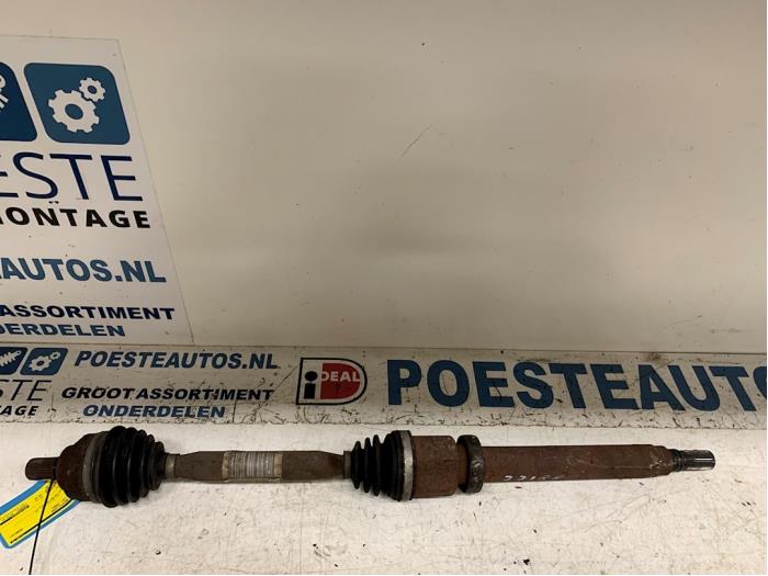 Gebruikte Steekas rechts-voor Ford Focus C-Max 1.8 16V Prijs € 90,00 Margeregeling aangeboden door Autodemontagebedrijf R. Poeste B.V.