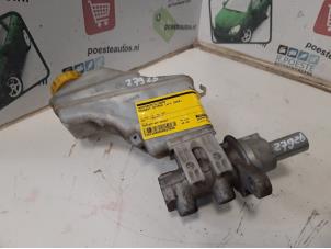 Hoofdremcilinder van een Peugeot Bipper (AA) 1.4 HDi 2008