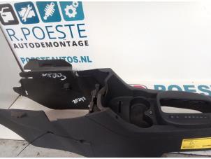 Gebruikte Middenconsoles Opel Corsa D 1.4 16V Twinport Prijs € 40,00 Margeregeling aangeboden door Autodemontagebedrijf R. Poeste B.V.