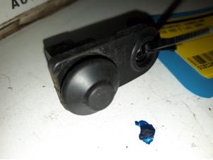 Gebruikte Deurcontact schakelaar Kia Cee'd Sporty Wagon (EDF) 1.6 CRDi 115 16V Prijs € 10,00 Margeregeling aangeboden door Autodemontagebedrijf R. Poeste B.V.