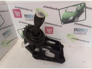 Gebruikte Versnellingspook Citroen C3 (FC/FL/FT) 1.4 Prijs € 30,00 Margeregeling aangeboden door Autodemontagebedrijf R. Poeste B.V.