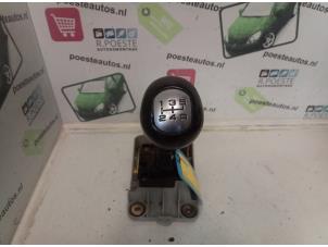 Gebruikte Versnellingspook Ford Transit Connect 1.8 Tddi Prijs € 30,00 Margeregeling aangeboden door Autodemontagebedrijf R. Poeste B.V.