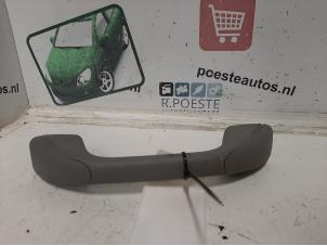 Gebruikte Handgreep Dacia Logan MCV (KS) 1.5 dCi Prijs € 10,00 Margeregeling aangeboden door Autodemontagebedrijf R. Poeste B.V.