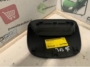 Gebruikte Dashboard sierlijst Citroen C3 Pluriel (HB) 1.6 16V Prijs € 20,00 Margeregeling aangeboden door Autodemontagebedrijf R. Poeste B.V.