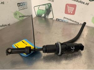 Gebruikte Koppeling Hoofd Cilinder Dacia Logan MCV (KS) 1.5 dCi Prijs € 20,00 Margeregeling aangeboden door Autodemontagebedrijf R. Poeste B.V.