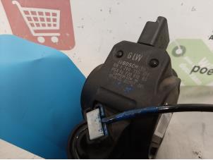 Gebruikte Gasklephuis Citroen C5 III Tourer (RW) 3.0 HDiF V6 24V Prijs € 30,00 Margeregeling aangeboden door Autodemontagebedrijf R. Poeste B.V.