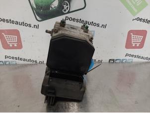 Gebruikte ABS Pomp Renault Scénic I (JA) 2.0 16V RX4 Prijs € 50,00 Margeregeling aangeboden door Autodemontagebedrijf R. Poeste B.V.
