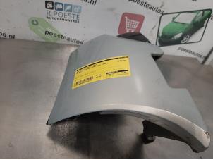 Gebruikte Achterlichtrand links Renault Scénic I (JA) 2.0 16V RX4 Prijs € 10,00 Margeregeling aangeboden door Autodemontagebedrijf R. Poeste B.V.