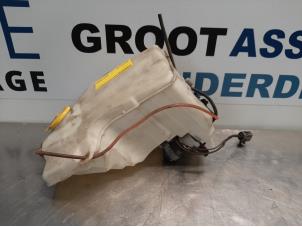 Gebruikte Ruitensproeiertank voor Mazda 6 Sportbreak (GY19/89) 2.3i 16V S-VT Prijs € 30,00 Margeregeling aangeboden door Autodemontagebedrijf R. Poeste B.V.