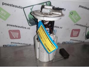 Gebruikte Benzinepomp Lancia Ypsilon (843) 1.2 16V Prijs € 20,00 Margeregeling aangeboden door Autodemontagebedrijf R. Poeste B.V.